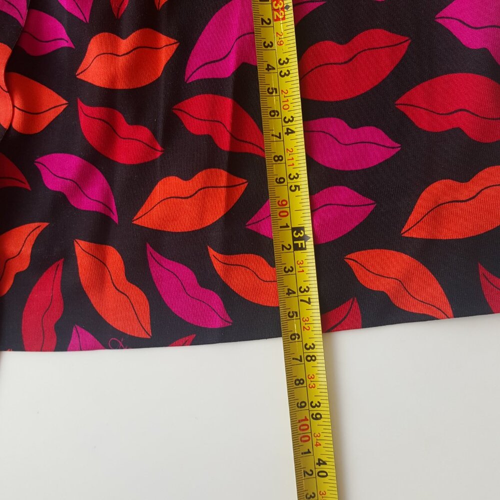 Diane von Furstenberg ! Julian Lip-Print Silk Wrap Dress (M) - Picture 10 of 12